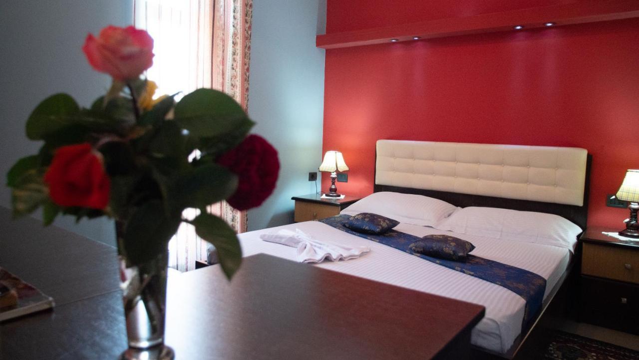 Alvero Hotel Permet Ngoại thất bức ảnh