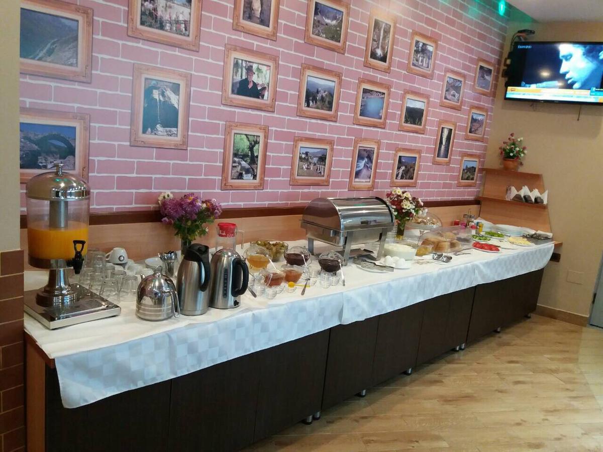 Alvero Hotel Permet Ngoại thất bức ảnh